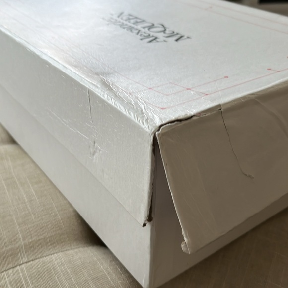 Alexander McQueen -Flaunt your high-style with these trendy sneakers - Picture 7 of 7